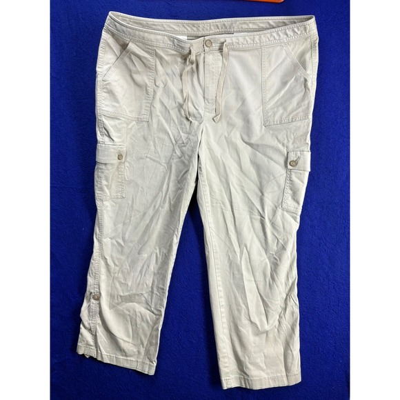 L.L.Bean Pants - Gorpcore Womens L.L.Bean Favorite Fit Cargo Crop Pants 20W Khaki Tan